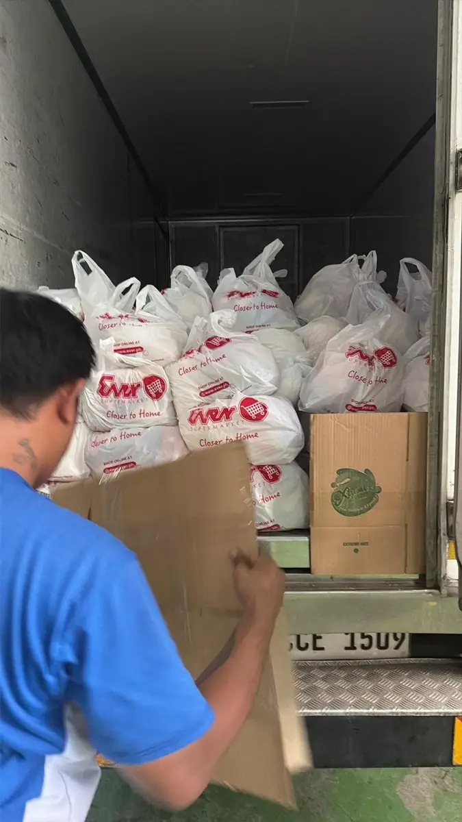 Sa Gitna ng Baha at Hagupit ng Bagyo, Hindi Kayo Nag-iisa. — photo 7